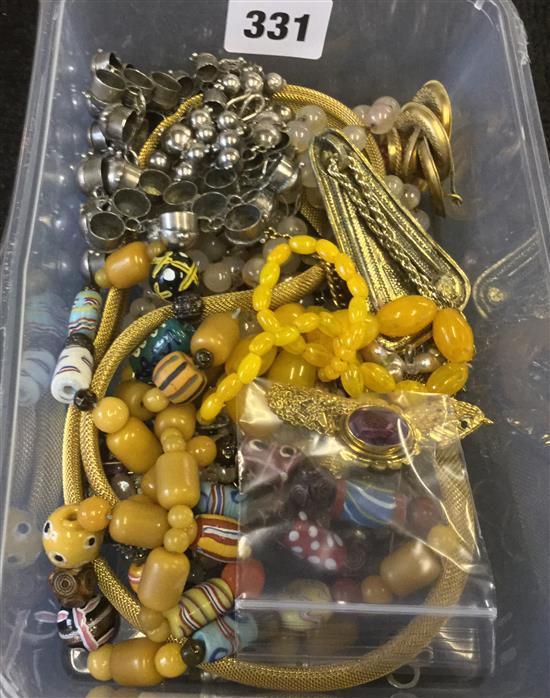 Qty beads necklace & various jewellery